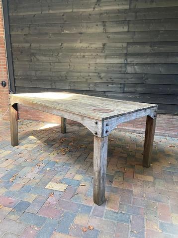 Tuintafel hardhout beschikbaar voor biedingen