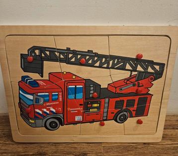 Houten puzzel brandweer beschikbaar voor biedingen