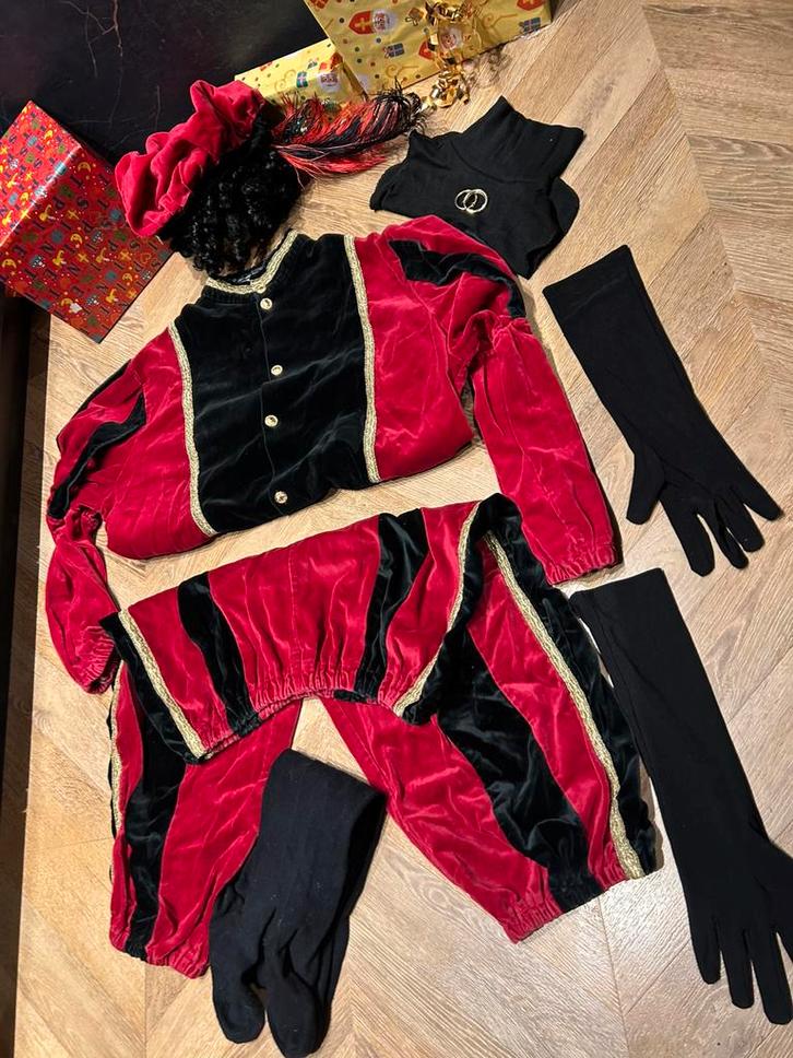 Pietenpak rood zwart maat xl vintage sinterklaas set luxe, Diversen, Sinterklaas, Ophalen of Verzenden
