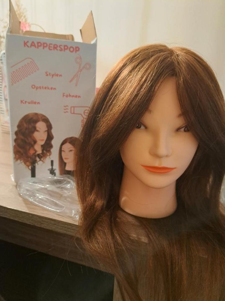 Kapperspop 70 % echt haar nieuw - Inclusief klem oefenhoofd, Hobby en Vrije tijd, Cursusmateriaal, Ophalen of Verzenden