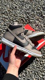 Nike dunk high fossil grey 38, Ophalen of Verzenden, Nieuw, Grijs, Sneakers of Gympen