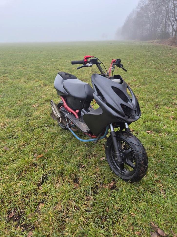 Aerox 77cc sprinter met kenteken, Fietsen en Brommers, Scooters | Yamaha, Zo goed als nieuw, Aerox, Benzine, Ophalen of Verzenden