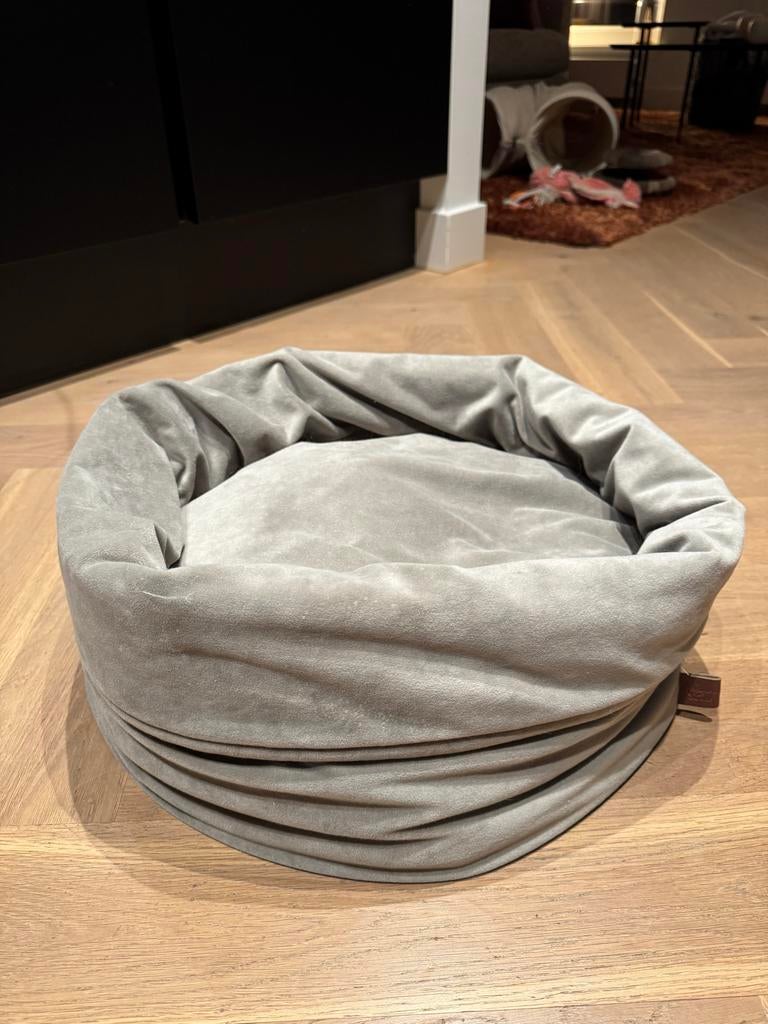 Designed by Lotte grijze mand voor huisdieren, Ophalen, Zo goed als nieuw