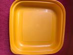 Tupperware bord met geel deksel, Huis en Inrichting, Keuken | Tupperware, Ophalen of Verzenden, Gebruikt, Wit, Overige typen