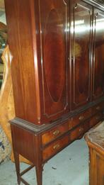 Heldense mahonie kast, Ophalen