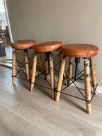 3 oude industriele krukjes, Huis en Inrichting, Krukjes, Ophalen, In hoogte verstelbaar, Gebruikt, Hout