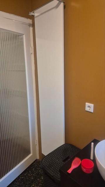 Prachtige mat wittw design radiator te koop beschikbaar voor biedingen