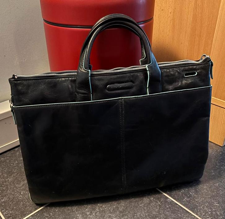 Piquadro laptoptas voor 15 inch laptop, Computers en Software, Laptoptassen, Gebruikt, 15 inch, Ophalen