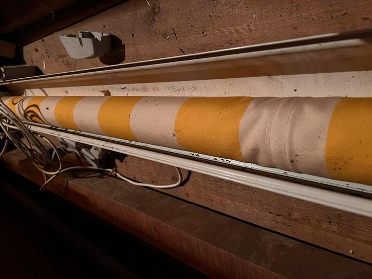 Elektrisch knikarm scherm geel/wit 346cm, Tuin en Terras, Zonneschermen, Gebruikt, Uitvalscherm, 150 tot 300 cm, 250 cm tot 450 cm