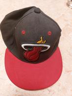 New Era pet LeBron James en pet Miami Heat NBA, Ophalen of Verzenden, Zo goed als nieuw, One size fits all