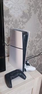 PS5 Slim digital with two controllers, Spelcomputers en Games, Games | Sony PlayStation 5, Ophalen of Verzenden, Zo goed als nieuw