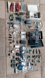 Doos met electronica modules (raspi) en behuizingen, Ophalen of Verzenden, Zo goed als nieuw
