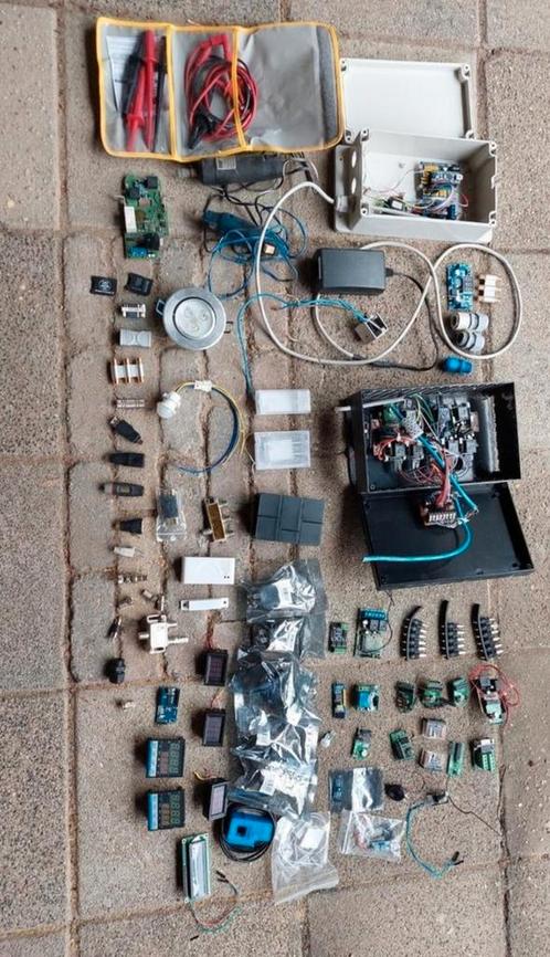 Doos met electronica modules (raspi) en behuizingen, Doe-het-zelf en Verbouw, Elektra en Kabels, Zo goed als nieuw, Ophalen of Verzenden