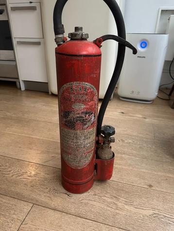 Antieke vintage Ajax brandblusser beschikbaar voor biedingen