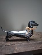 Teckel van Blik - Decoratief Hondenbeeld, Verzamelen, Beelden en Beeldjes, Ophalen of Verzenden, Zo goed als nieuw, Dier