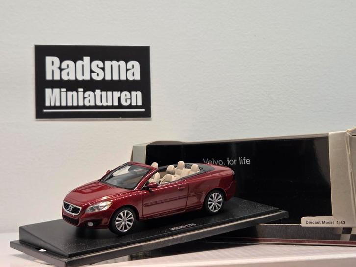Volvo C70 Cabriolet phase2 - Rood - 1:43 Motorart, Hobby en Vrije tijd, Modelauto's | 1:43, Zo goed als nieuw, Auto, Ophalen of Verzenden