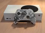 Xbox Series S + Special edition gray clouds controller, Spelcomputers en Games, Ophalen of Verzenden, Zo goed als nieuw