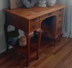 Leuke oude deco tafel /bureau/ sidetable, Huis en Inrichting, Tafels | Sidetables, Ophalen of Verzenden, Gebruikt, 25 tot 50 cm