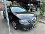 Audi A3 1.6 85KW 2006 Grijs  Goed onderhouden, nieuwe APK, Auto's, Voorwielaandrijving, 15 km/l, Origineel Nederlands, 1200 kg