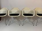 Set Vitra Eames dar design stoelen, Huis en Inrichting, Stoelen, Ophalen of Verzenden, Gebruikt, Wit, Vier