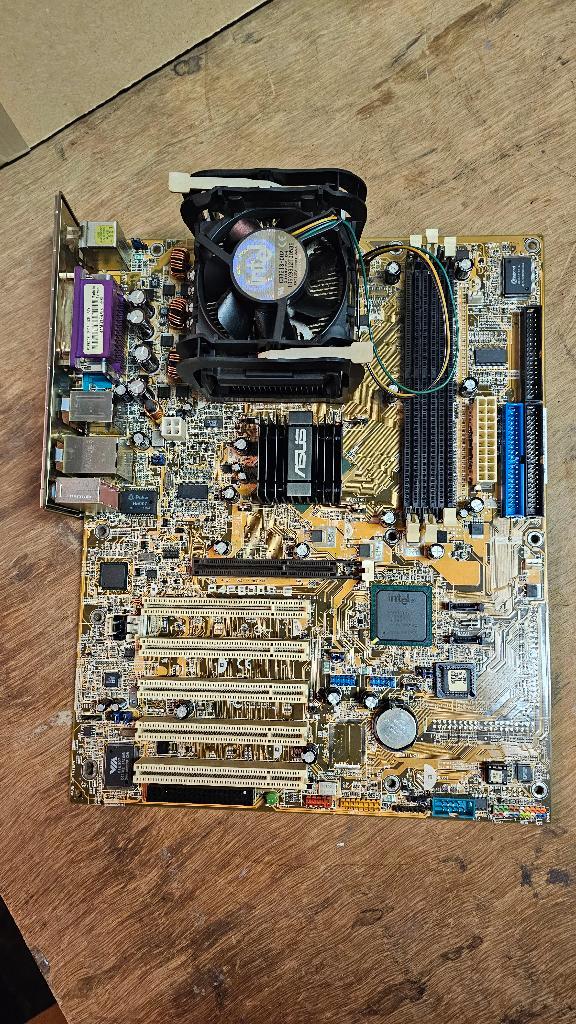 Asus P4P800S-E DeLuxe Rev1 -Cooler +CPU, Computers en Software, Moederborden, Gebruikt, Intel, DDR, Ophalen of Verzenden