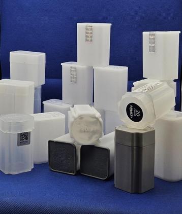 MOOI LOT VAN 24 STUKS  MUNT TUBE'S   beschikbaar voor biedingen