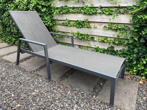 Sterk Aluminium Ligbed – 1,95m x 0,65m – Inclusief Kussen, Tuin en Terras, Ligbedden, Zo goed als nieuw, Aluminium, Verstelbaar