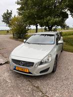 Volvo V60 T3 Start/stop 150pk 2011 Wit, Voorwielaandrijving, 1596 cc, 74 €/maand, 4 cilinders