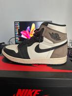 Nike Air Jordan 1 High Mocha - Maat 43, Kleding | Heren, Schoenen, Ophalen of Verzenden, Gedragen, Bruin, Sneakers of Gympen