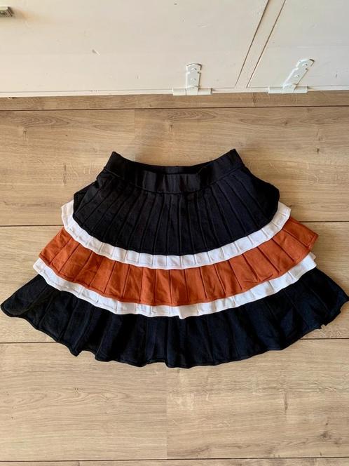 Z.g.a.n. Gelaagd rokje van Nikkie in zwart / wit, maat 34, Kleding | Dames, Rokken, Zo goed als nieuw, Maat 34 (XS) of kleiner