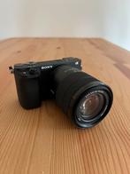 Sony A6400 + 18 - 135 mm lens + accesoires, Audio, Tv en Foto, Fotocamera's Digitaal, Compact, Ophalen of Verzenden, Zo goed als nieuw