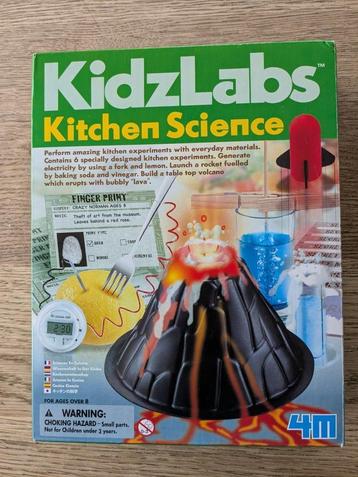 Vulkaan experimenteerdoos/proeven doen beschikbaar voor biedingen