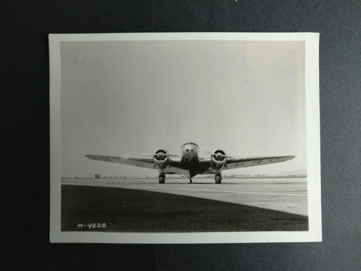 Foto van de Aeroput Lockheed L-10-A YU-SBC (F590), Verzamelen, Luchtvaart en Vliegtuigspotten, Gebruikt, Kaart, Foto of Prent