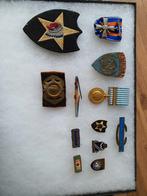 Setje emblemen korea nederland, Verzamelen, Ophalen of Verzenden, Landmacht, Nederland, Embleem of Badge