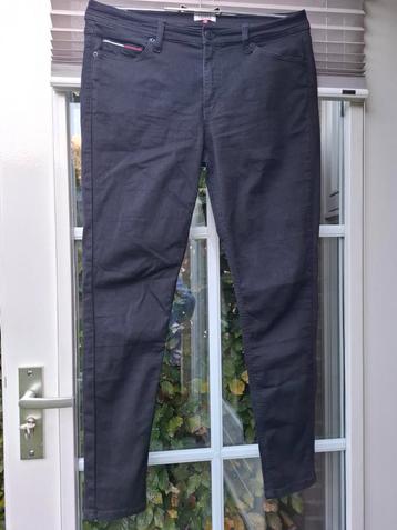 Broek Tommy Hilfiger. Nora. Medium rise. Zwart. 34 30 beschikbaar voor biedingen