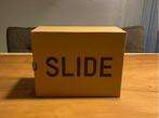 Yeezy Slide Slate Grey 43, Kleding | Heren, Schoenen, Nieuw, Slippers, Ophalen of Verzenden, Overige kleuren