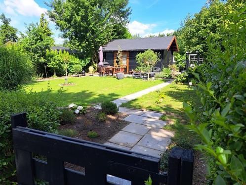 Prachtig chalet op een volkstuin te Rotterdam, Tuin en Terras, Tuinhuizen, Zo goed als nieuw, Blokhut, Hout, 500 cm of meer, 400 cm of meer