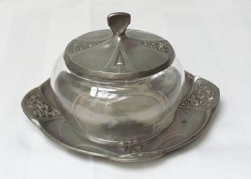 Art nouveau Bonbonnière. beschikbaar voor biedingen