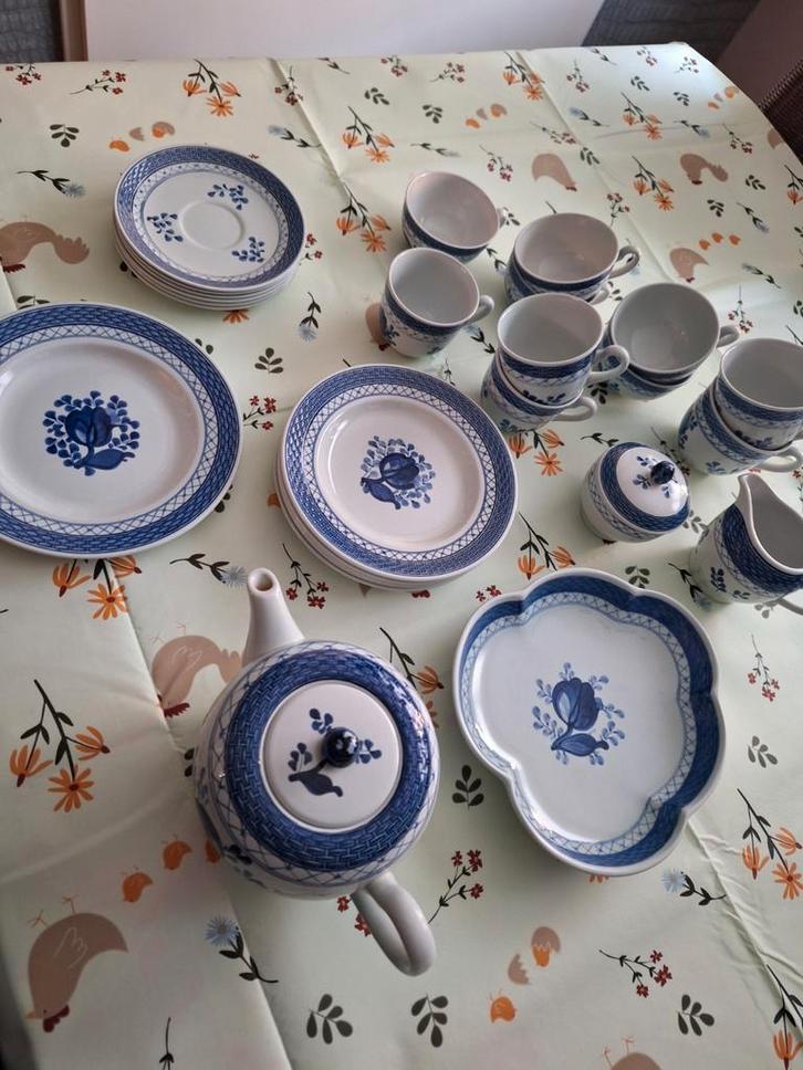 Royal Copenhagen Blå Blomst – Complete faience theeset (Denm, Antiek en Kunst, Antiek | Servies compleet, Ophalen