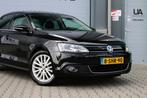 Volkswagen Jetta 1.4 TSI DSG HYBRID HIGHLINE | PDC V+A | NAV, Stof, 4 cilinders, 150 pk, Zwart