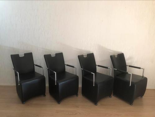 4 moderne eetkamer stoelen op wieltjes, Huis en Inrichting, Stoelen, Gebruikt, Vier, Kunststof, Metaal, Zwart, Ophalen