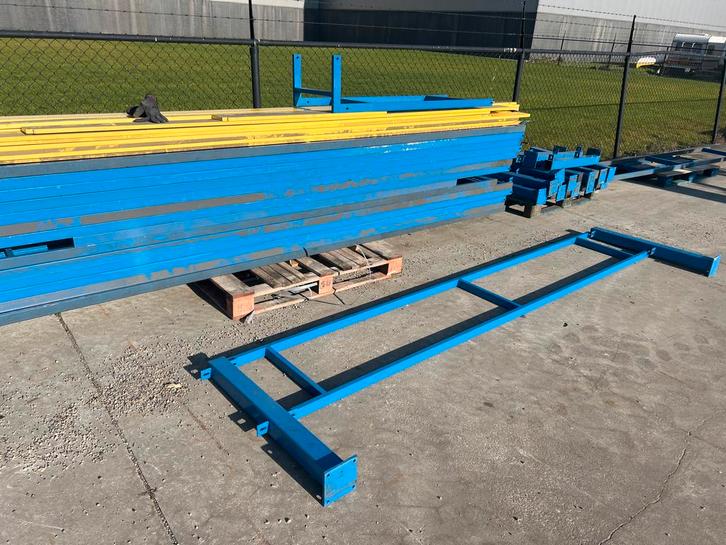 Leuningwerk ca. 100 meter, Doe-het-zelf en Verbouw, Ladders en Trappen, 4 meter of meer, Ophalen of Verzenden