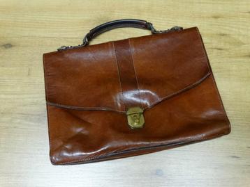 Mooie lederen bruine akte tas werktas beschikbaar voor biedingen