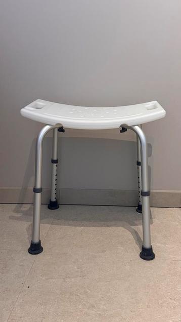 Douchekrukje - Verstelbaar & Antislip beschikbaar voor biedingen