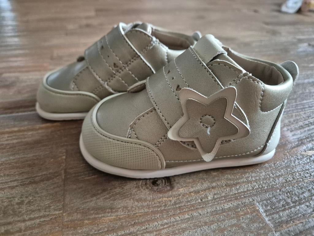 Mooie gouden schoentjes van Mayoral in mt 20, Schoentjes, Mayoral, Meisje, Ophalen of Verzenden