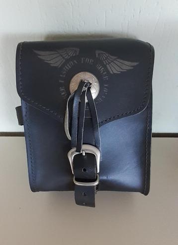 Motor sissybar tasje leer  beschikbaar voor biedingen