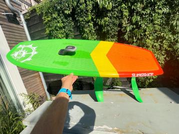 Slingshot Dwarfcraft 4.6 inch Foil board plus two masts  beschikbaar voor biedingen