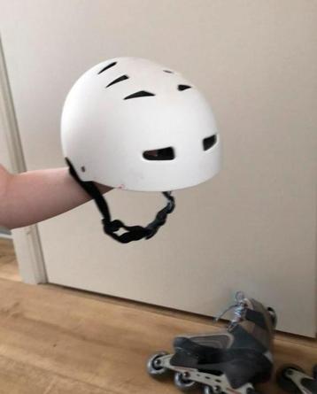 Witte fietshelm maat L/XL, merk sushi beschikbaar voor biedingen