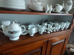 Compleet Wedgwood Servies met Bloemmotief, Ophalen