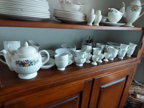 Compleet Wedgwood Servies met Bloemmotief, Antiek en Kunst, Antiek | Servies compleet, Ophalen